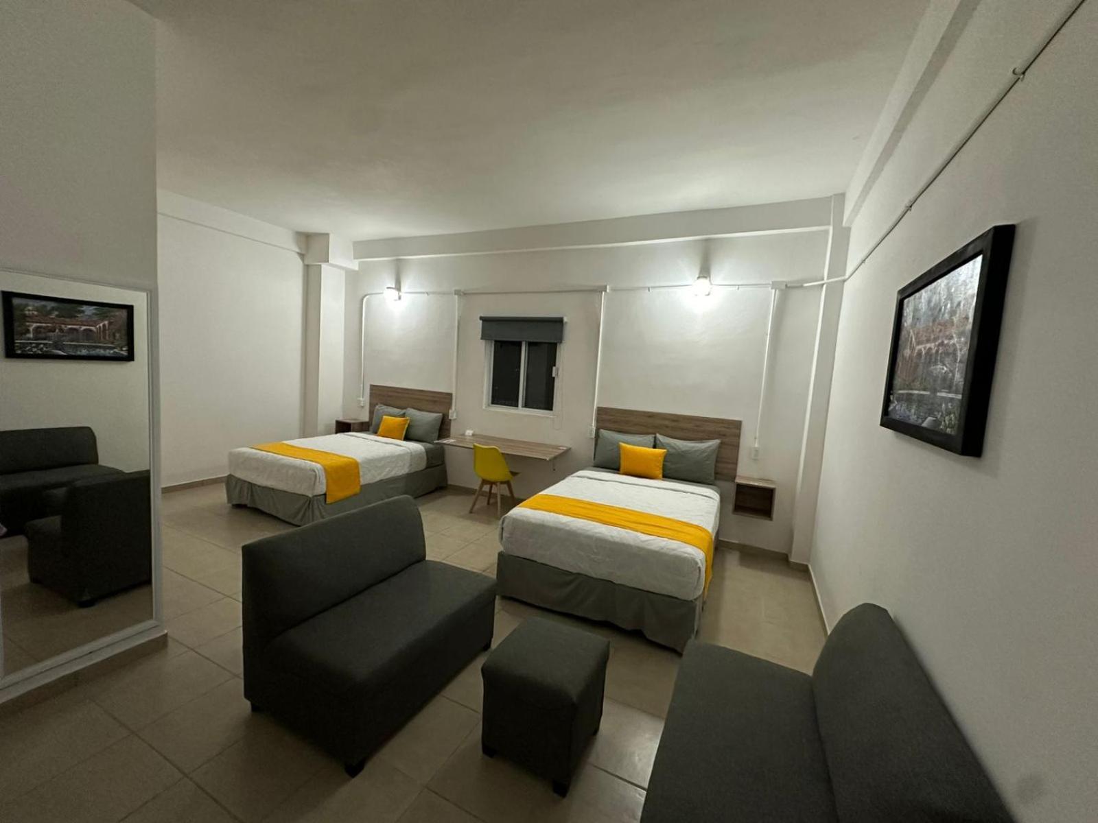 Juan Aldama Hotel Plaza Centenario מראה חיצוני תמונה