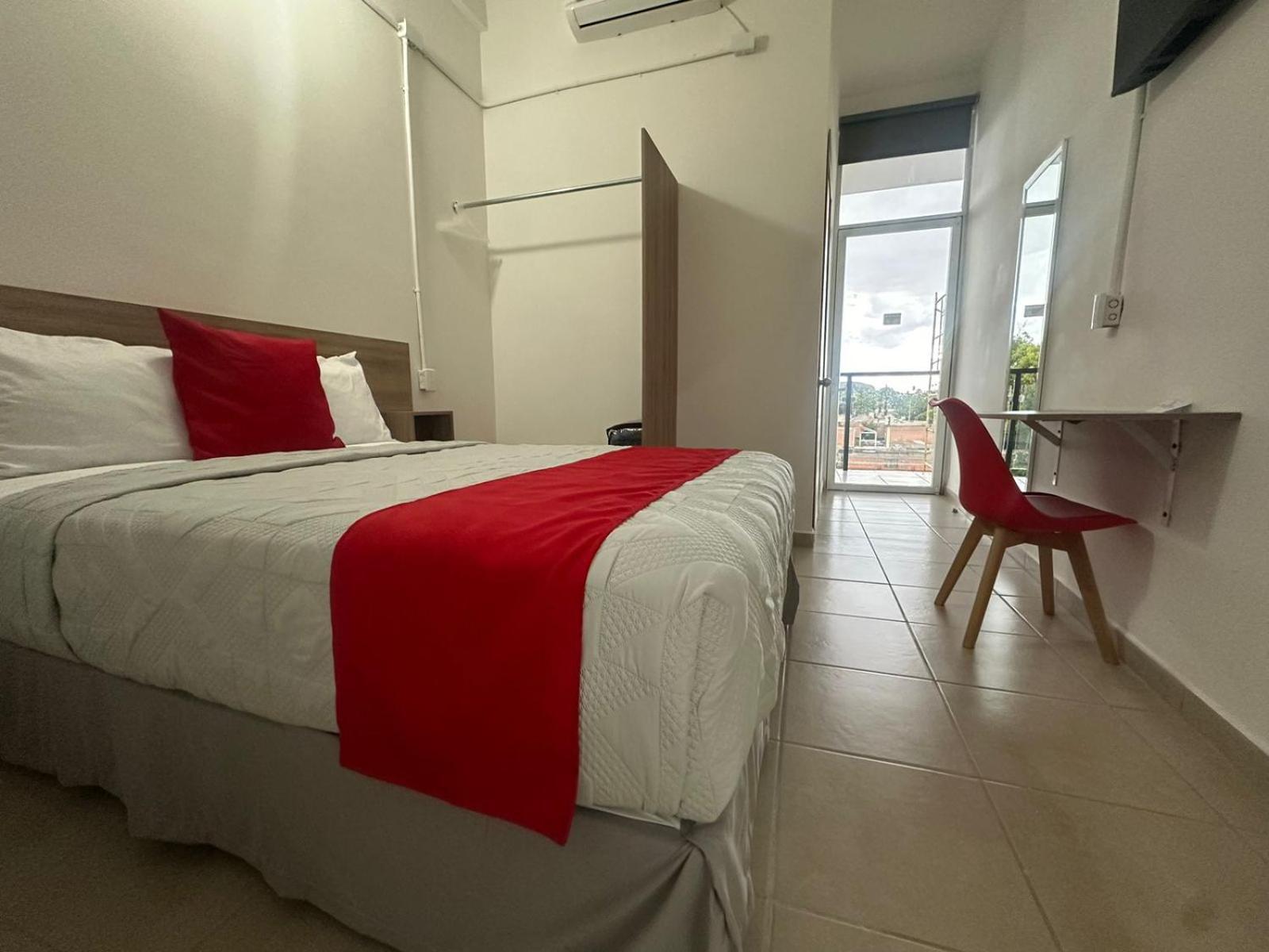 Juan Aldama Hotel Plaza Centenario מראה חיצוני תמונה