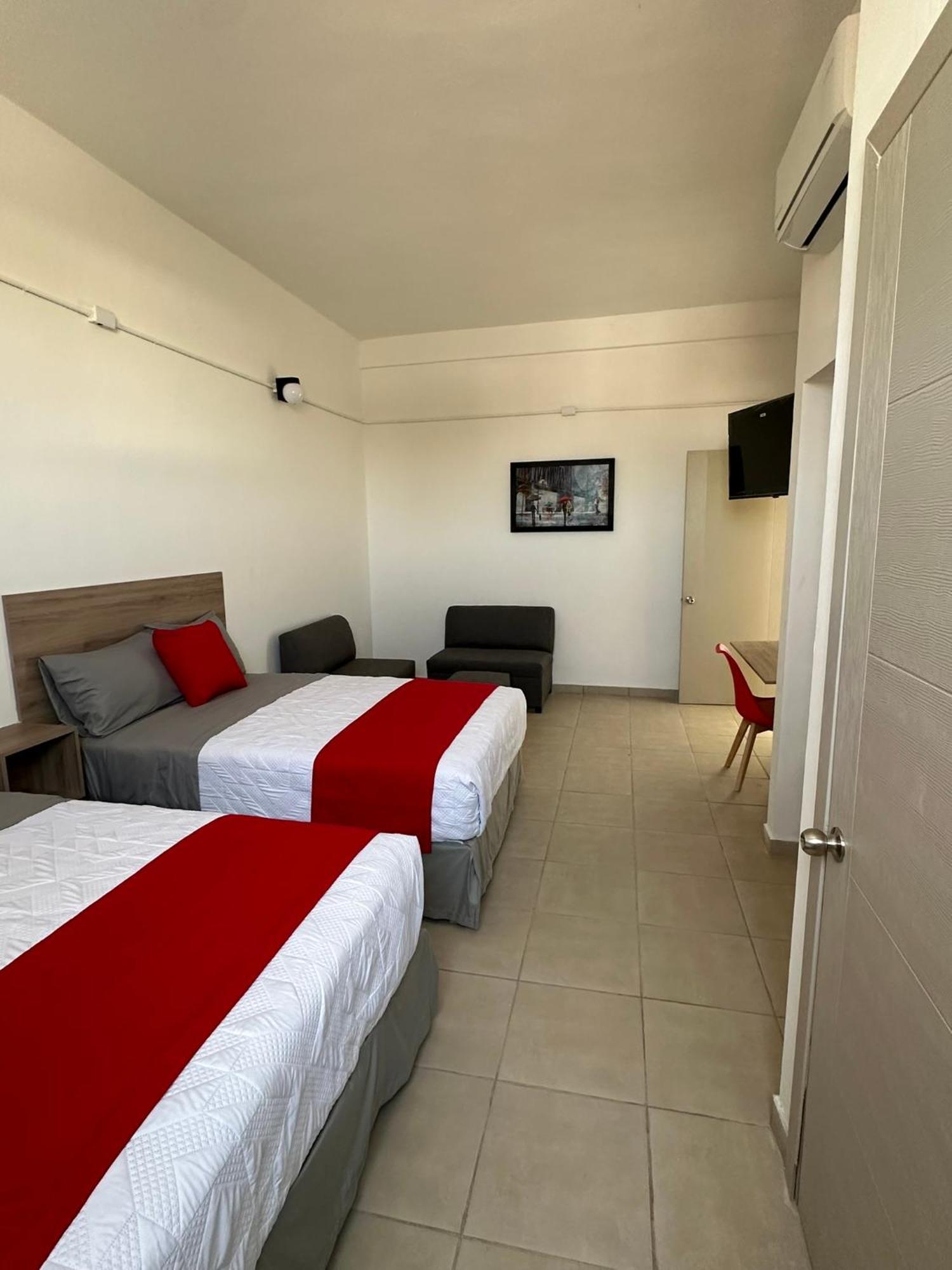 Juan Aldama Hotel Plaza Centenario מראה חיצוני תמונה